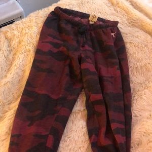 fuchsia camouflage PINK sweatpants/joggers